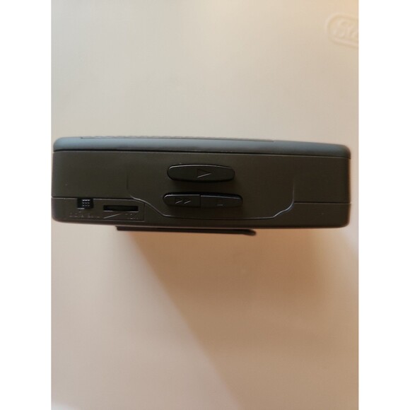 Jensen stereo cassette player with AM/FM radio - Picture 2 of 8